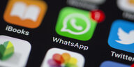 WhatsApp-Icon auf dem Homebildschirm eines Smartphones