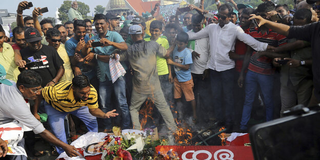 Demonstranten in Colombo