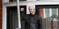 Wikileaks-Gründer Julian Assange vor der ecuadorianischen Botschaft