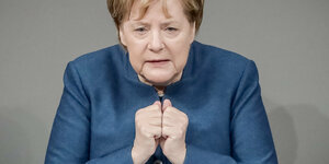 Angela Merkel in engagierter Sprechhaltung