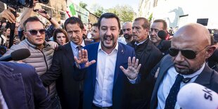 Italiens Innenminister Salvini mit Presse