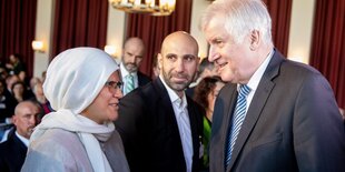 Seehofer spricht mit Ayten Kilicarslan