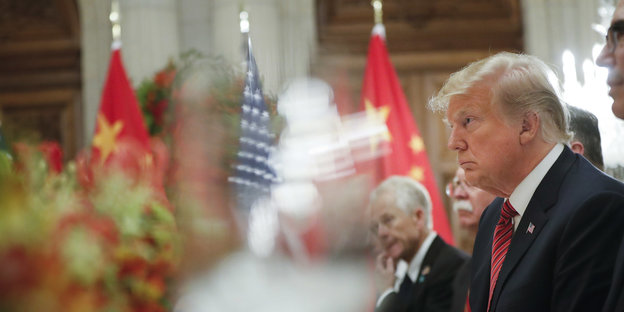 Trump hört Xis Rede zu
