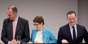 Die drei KandidatInnen um den CDU-Vorsitz, Annegret Kramp-Karrenbauer in der Mitte