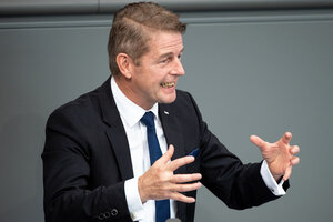 Karsten Hilse, AfD-Abgeordneter, spricht während einer Fragestunde über den Klimaschutz Karsten Hilse, AfD-Abgeordneter, spricht während einer Fragestunde über den Klimaschutz