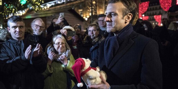 Emmanuel Macron auf dem Weihnachtsmarkt in Straßburg