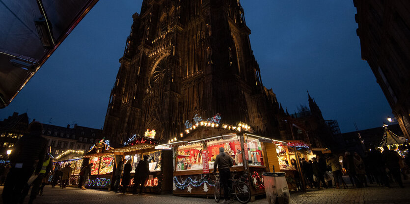 Straßburger Weihnachtsmarkt vor dem Münster