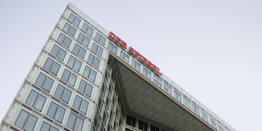 Das Verlagsgebäude des Spiegel-Verlags in Hamburg mit dem Schriftzug „Der Spiegel“