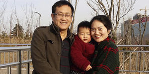 Wang Quanzhang und seine Frau Li Wenzu mit ihrem Sohn