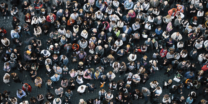 Viele Menschen von oben