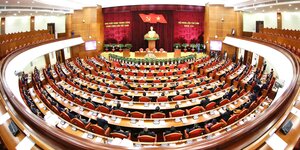 Ein großer Konferenraum, die Kommunistische Partei tagt in Hanoi, Vietnam