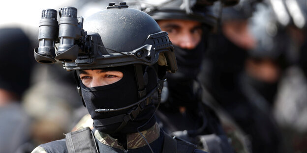 Vermummte Soldaten bereiten sich für Bolsonaros Amtseinführungszeremonie vor Vermummte Soldaten bereiten sich für Bolsonaros Amtseinführungszeremonie vor