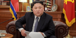 Der nordkoreanische Machthaber Kim Jong Un bei der Neujahrsansprache 2019