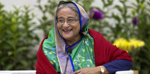 Sheikh Hasina lacht