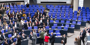 Blick in den Sitzungssaal des Bundestags