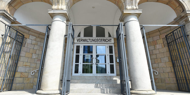 Der Haupteingang zum Verwaltungsgericht Gelsenkirchen
