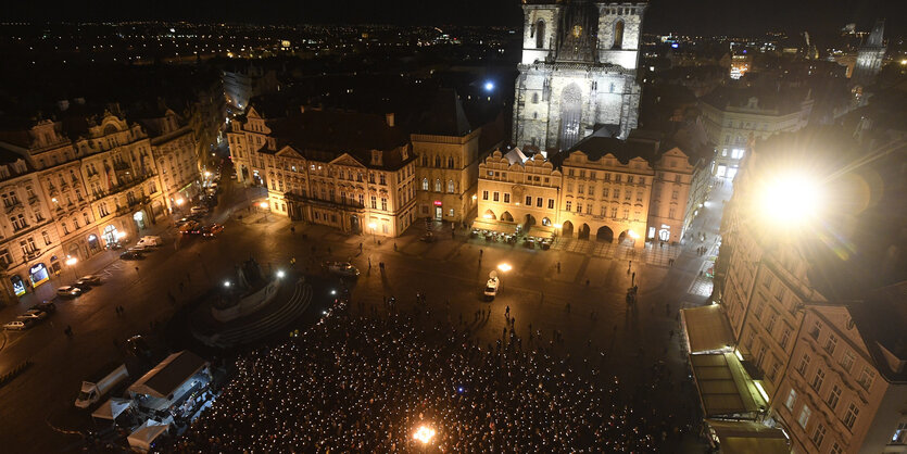 Viele Leute in der Prager Innenstadt