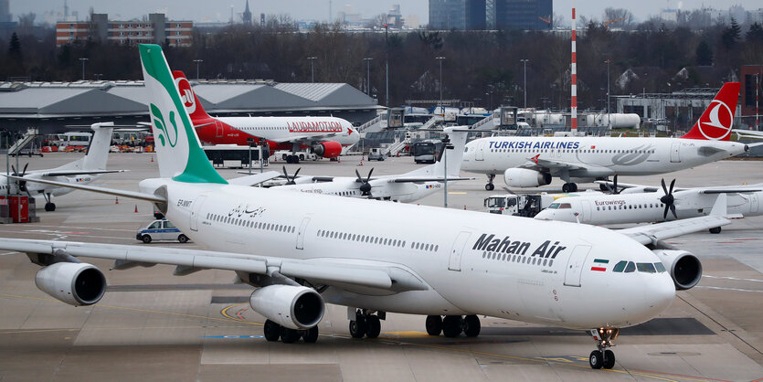 Ein Flugzeug am Boden