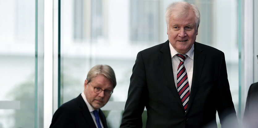 Hans-Eckhard Sommer und Horst Seehofer stehen nebeneinander