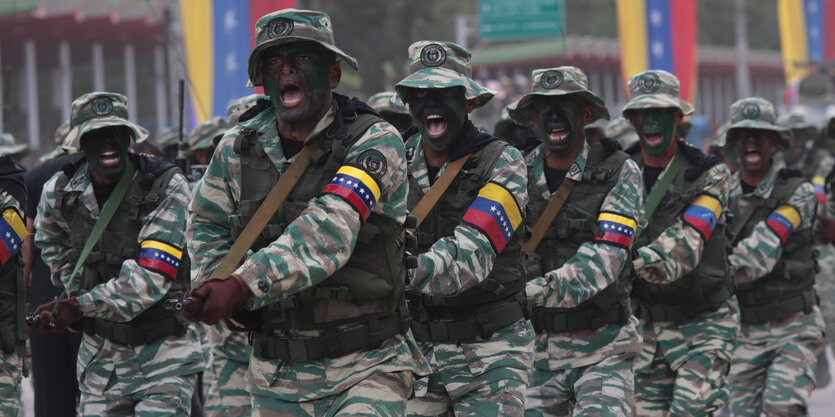 Militärparade in Caracas