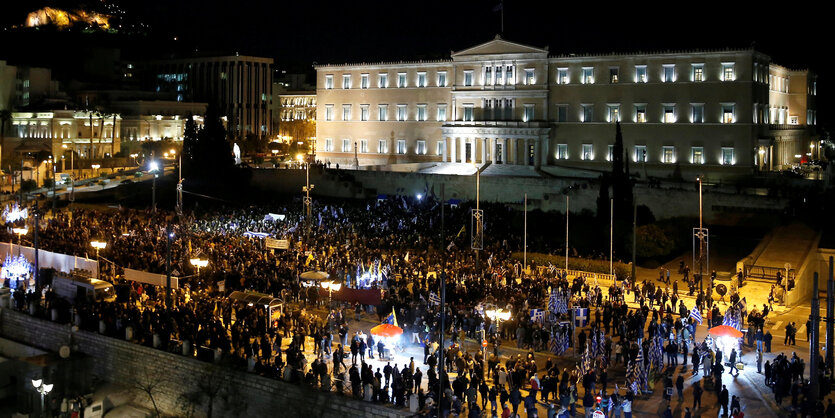 Demonstranten am Donnerstag vor dem Parlament in Athen