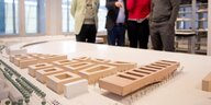 Ein Modell aus Holz: der Siegerentwurf für den Neubau der Zentral- und Landesbibliothek Berlin