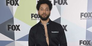 Jussie Smollett posiert