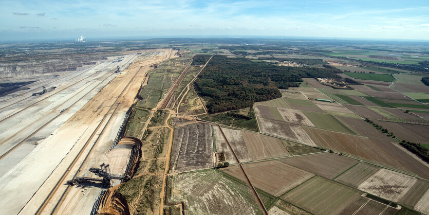 RWE-Tagebau und Hambacher Wald