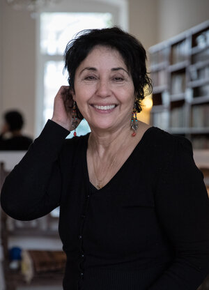 Eine Frau, Nasrin Bassiri Eine Frau, Nasrin Bassiri