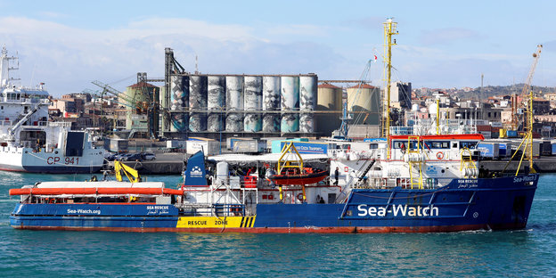 Die Sea Watch 3 im Hafen von Catania
