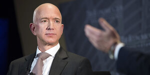 Amazon-Chef Jeff Bezos bei einer Rede