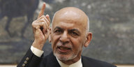 Präsident Aschraf Ghani mit erhobenem Zeigefinger