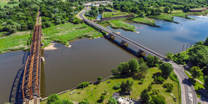 Eisenbahnbrücke von Küstrin nach Kostrzyn in Polen aus der Luft fotografiert