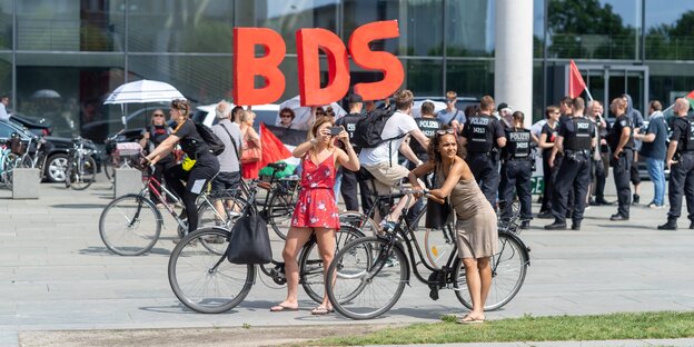 Prostest der BDS-Kampagne in Berlin zum Besuch des israelischen Ministerpräsident Benjamin Netanjahu