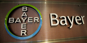 Das Logo der Bayer AG