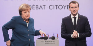 Merkel skeptisch, Macron euphorisch: Beide Staatschefs beim deutsch-französischen Treffen im Januar 2019