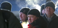 Angehörige von Opfern des Unglücks von Magnitogorsk bei einer Gedenkfeier am 4. Januar dieses Jahres