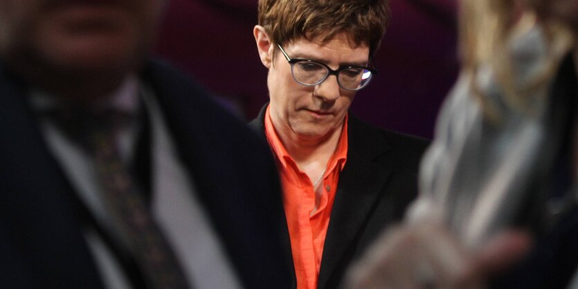 Kramp-Karrenbauer denkt nach