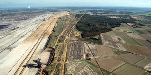 Tagebau Hambach und Hambacher Forst