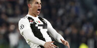 Cristiano Ronaldo posiert