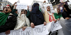 DemonstrantInnen in Algiers
