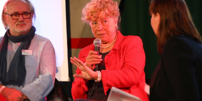 Gesine Schwan auf einem Panel beim taz lab