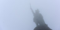 Hermannsdenkmal im Nebel