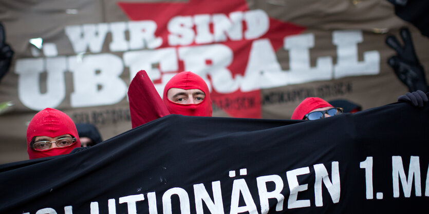 Vermummte bei einer Demonstration