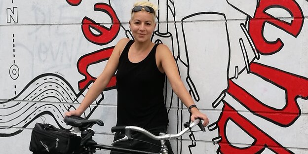 Frau mit Rad Frau mit Rad