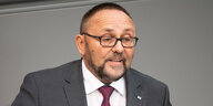 Frank Magnitz spricht während einer Sitzung des Bundestages.