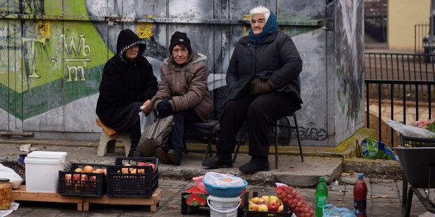 Marktstand an einer Straße Marktstand an einer Straße