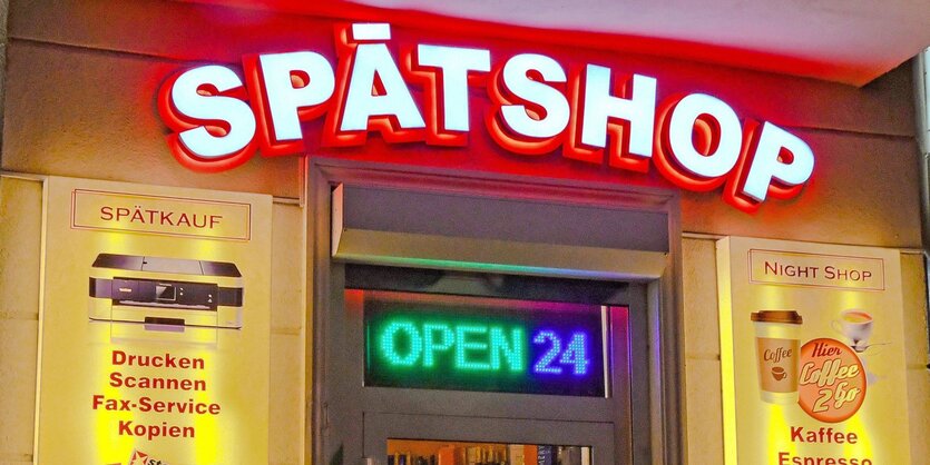 Ein Späti mit dem Schild "Spätshop open 24"