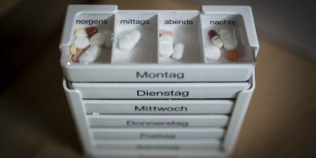 Tabletten in einer Tabletten-Dose