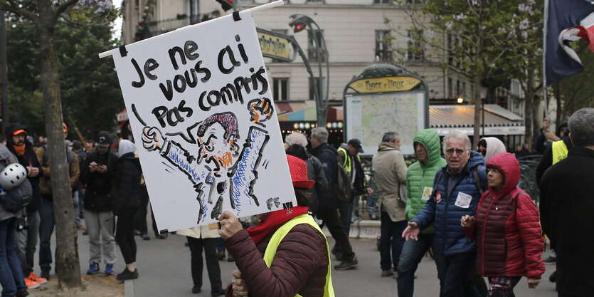 Demonstrant mit Plakat